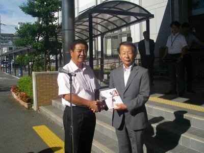 野洲市へ軽乗用車寄贈